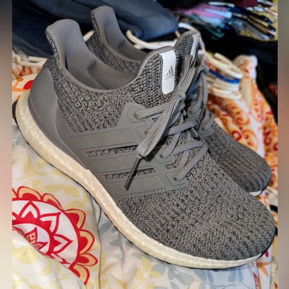 Adidas Ultraboosts - Picture 2 of 5